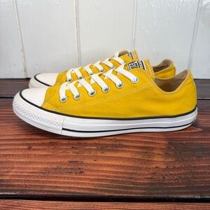 Converse Chuck Taylor All Star Yellow Low Top Sneakers Women’s 8 Men’s 6